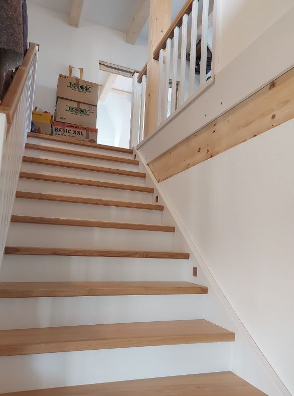 Maßgefertigte Treppen aus Polen