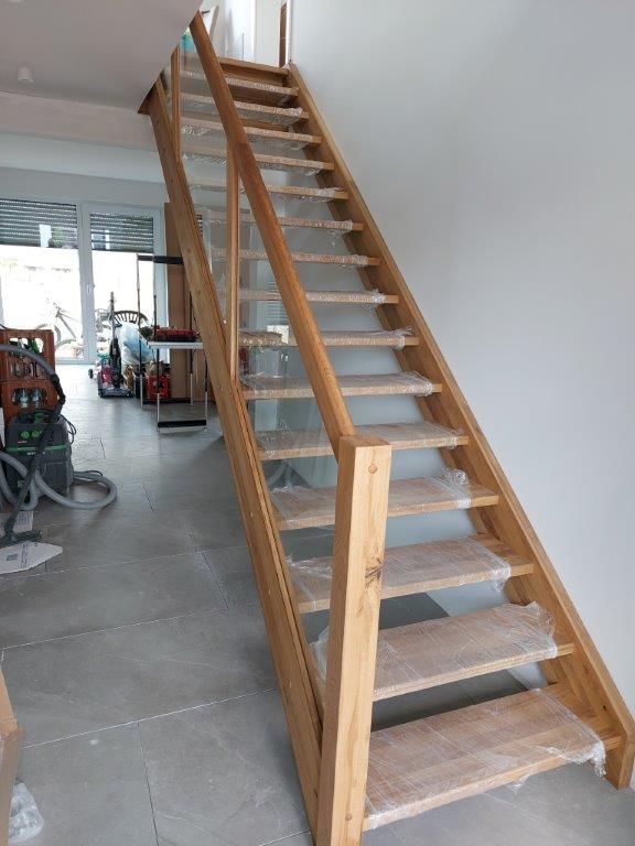 Treppen mit Holzwangen